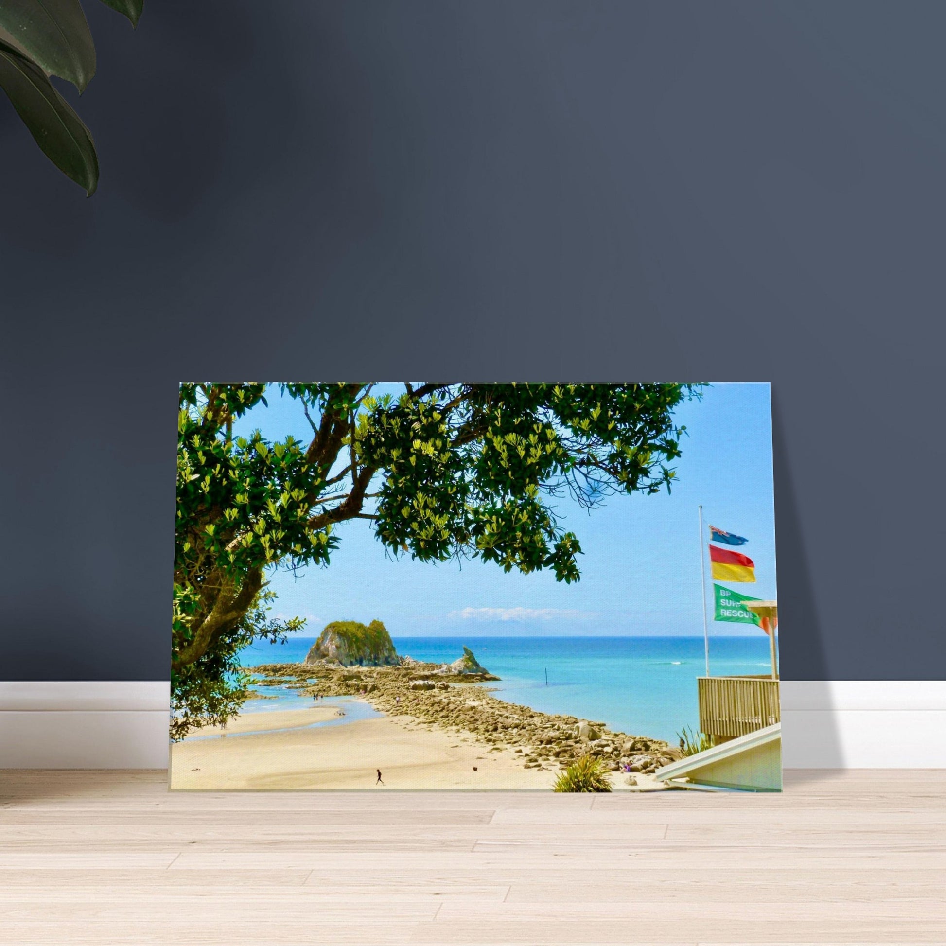 mangawhai heads surf beach, mangawhai heads nz, surf beach nz, piwaka prints nz, piwaka prints, surf club flags, mangawhai heads surf club nz, northland nz, nz, new zealand, bp surf rescue, paradise nz,