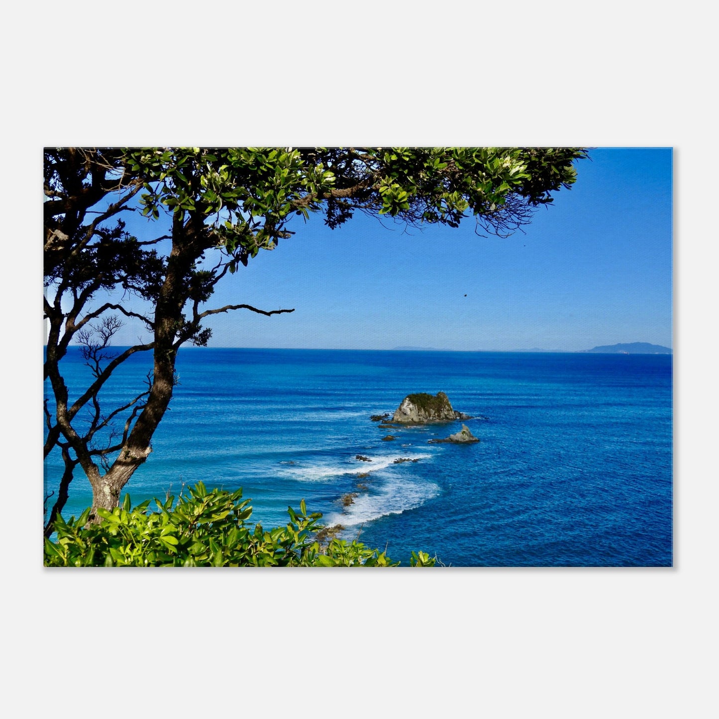 sentinel rock nz, howling wolf nz, mangawhai heads nz, mangawhai heads surf beach nz, surf beach nz, beach nz, surf nz, high tide nz, piwaka prints, piwaka prints nz, canvas nz, canvas art nz, blue nz, green nz, ocean nz, summer nz,