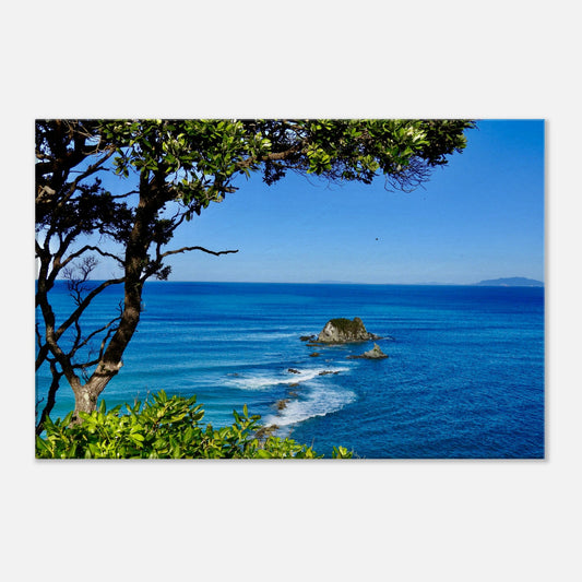 sentinel rock nz, howling wolf nz, mangawhai heads nz, mangawhai heads surf beach nz, surf beach nz, beach nz, surf nz, high tide nz, piwaka prints, piwaka prints nz, canvas nz, canvas art nz, blue nz, green nz, ocean nz, summer nz,